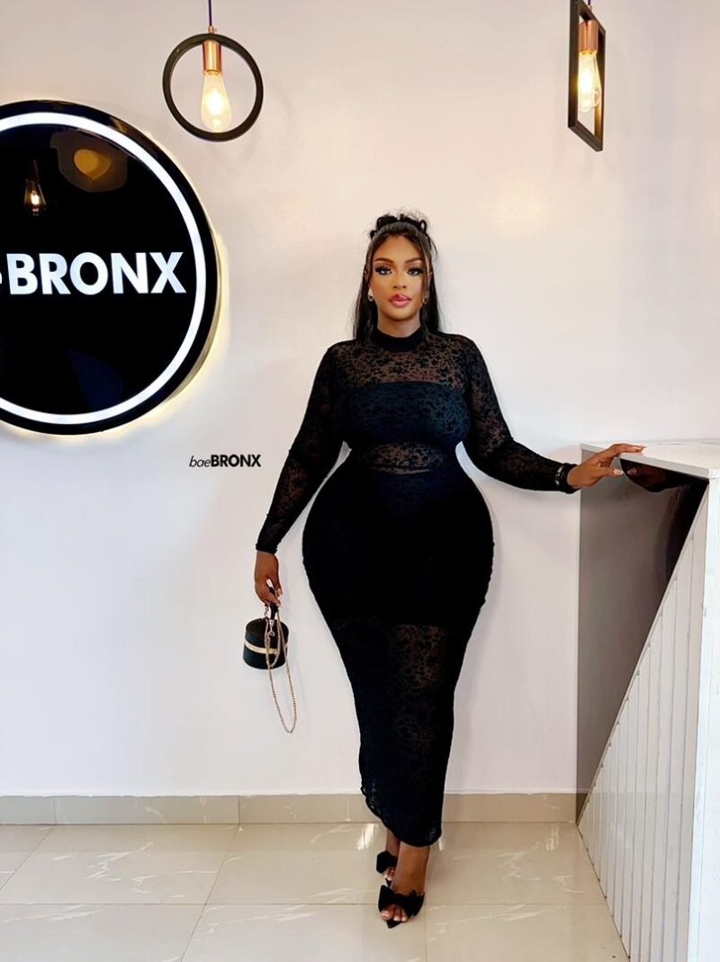 Cynthia sexy gown - Image 2
