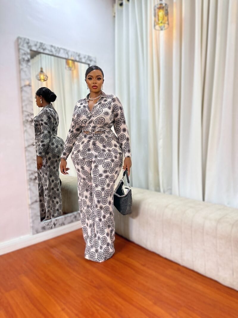 Rich chic set