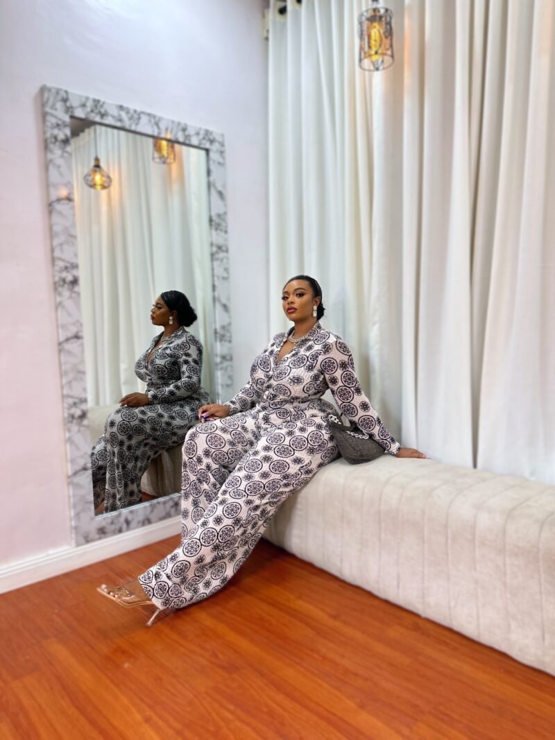 Rich chic set - Image 4