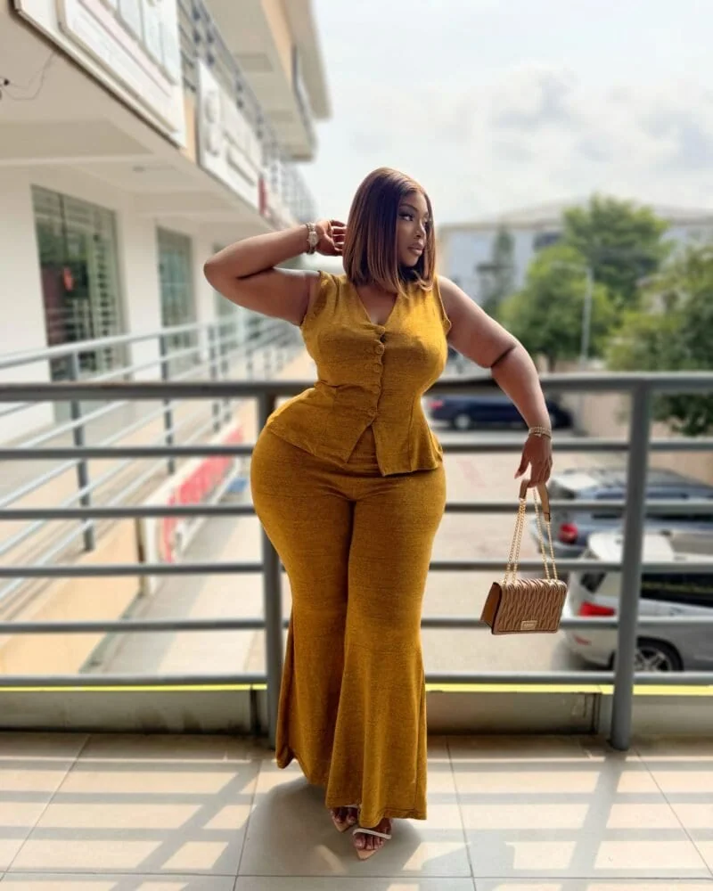 BOSS IN MUSTARD SET - Image 3